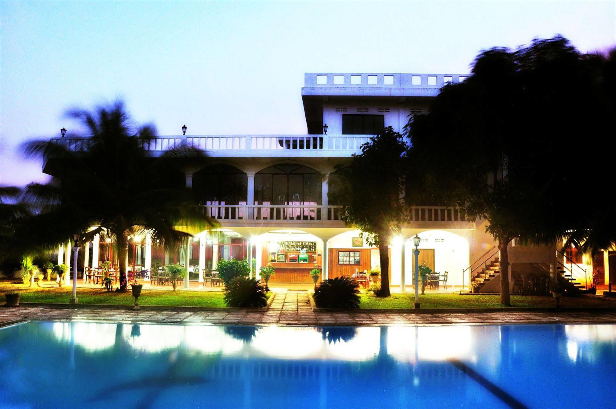 נגומבו Hotel Lagoon Paradise מראה חיצוני תמונה